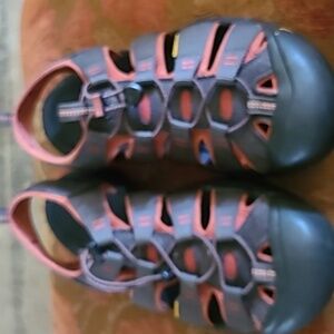 Keens Newport men's leather hiking sandal sz. 13.